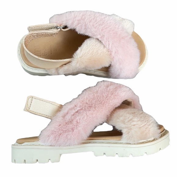 Zara Other - Zara Baby Pink Fuzzy Sandal Size 22